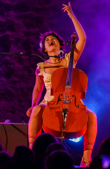 Ana Carla Maza